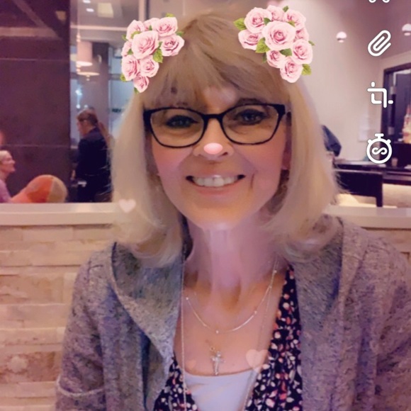 Meet your Posher, Gale - Picture 2 of 2